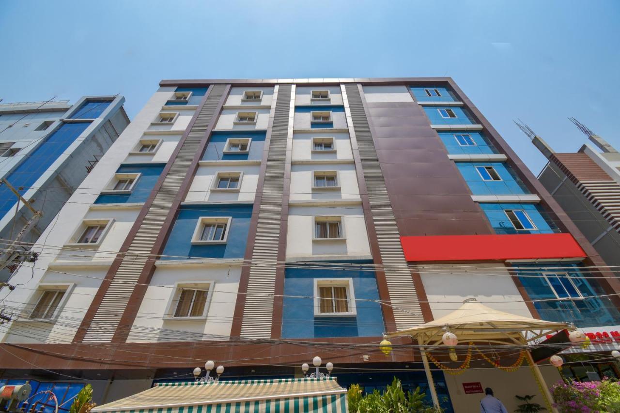 Hotel Raintr33 Hyderabad Exterior photo